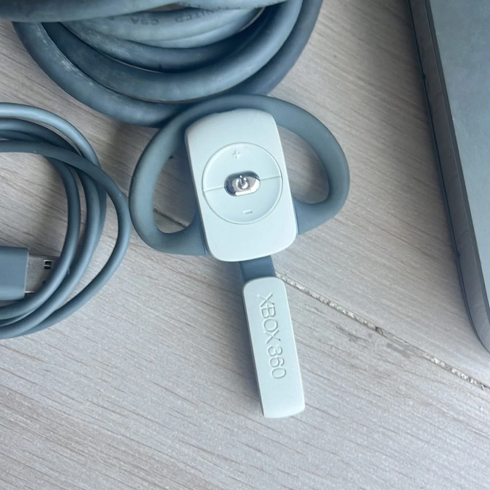 Xbox 360 console and cords with battery and controller
